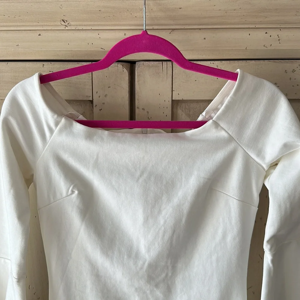 🌸🩵GORGEOUS!!! WHITE~ OFF OR ON THE SHOULDERS…LULUS DRESS SIZE MEDIUM - Picture 11 of 14